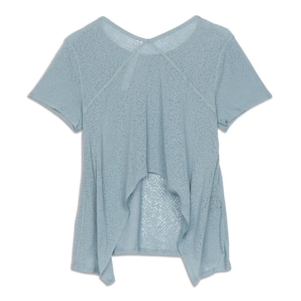 Lululemon Loop Around Tee Color: Blue Fog - image 7
